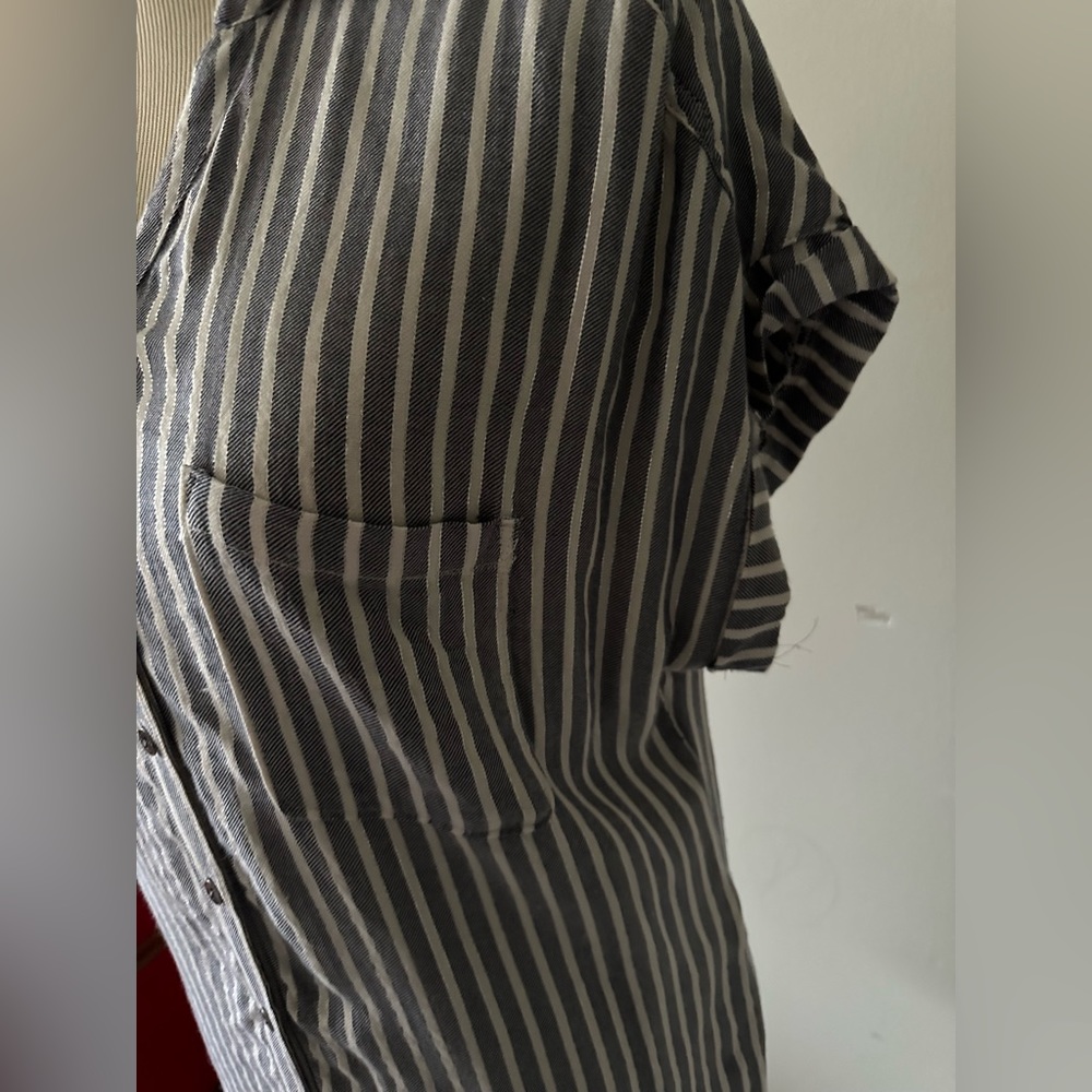 Sonoma Metallic Stripe Short Sleeve Dolman Top gray /White Women’s medium - Picture 4 of 11